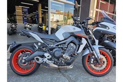 YAMAHA MT-09