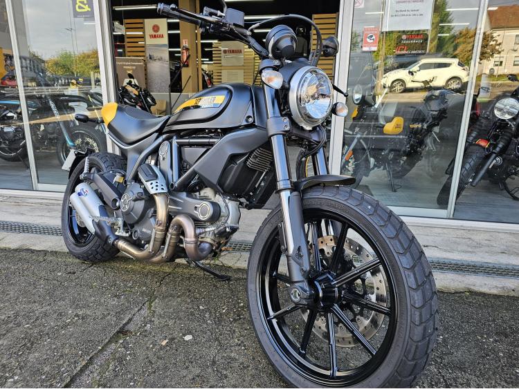 DUCATI SCRAMBLER FULL THROTTLE