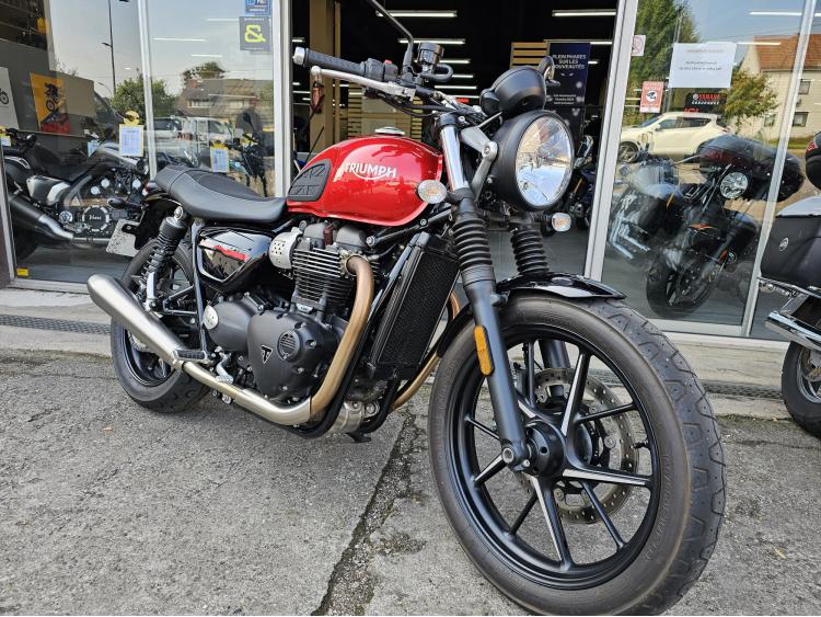 TRIUMPH STREET TWIN  900