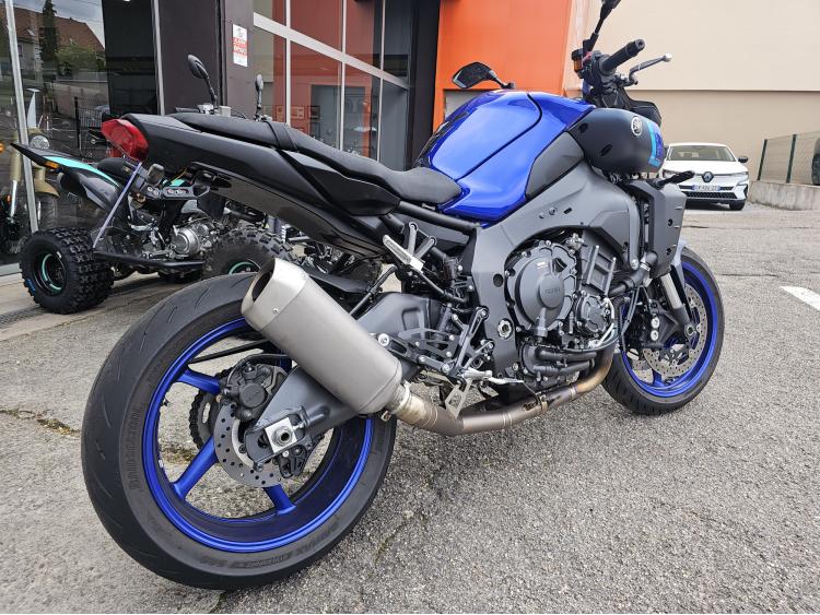 YAMAHA MT-10